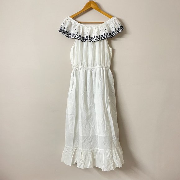 Large- Off-shoulder White Maxi Dress - Picture 3 of 6